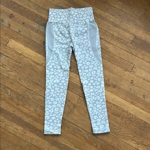 New Gray Leopard Print Leggings